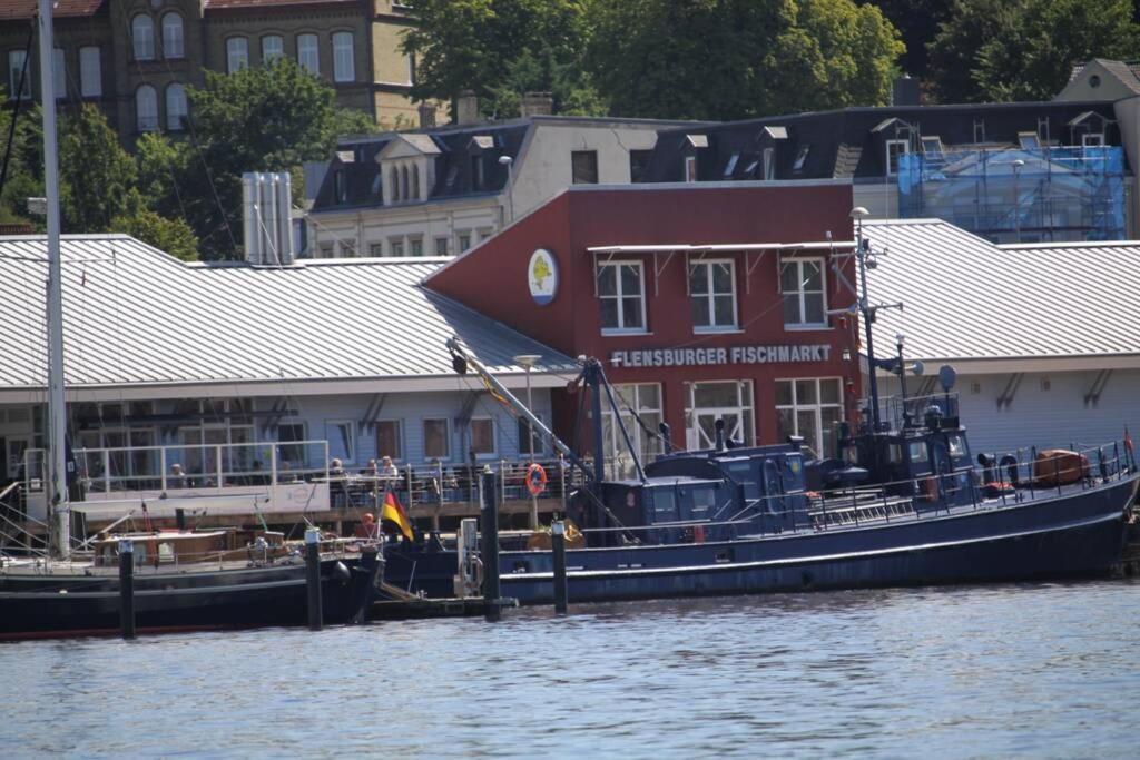 Gemuetliche Haushaelfte Mit Garten Und Terrasse Flensburg Buitenkant foto