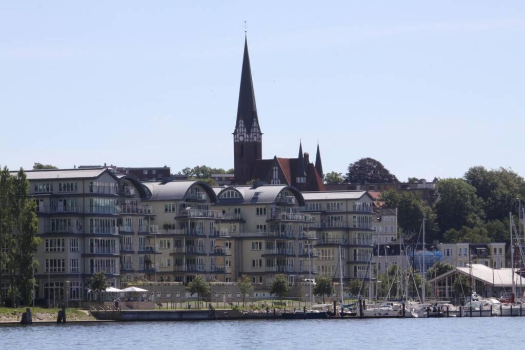 Gemuetliche Haushaelfte Mit Garten Und Terrasse Flensburg Buitenkant foto