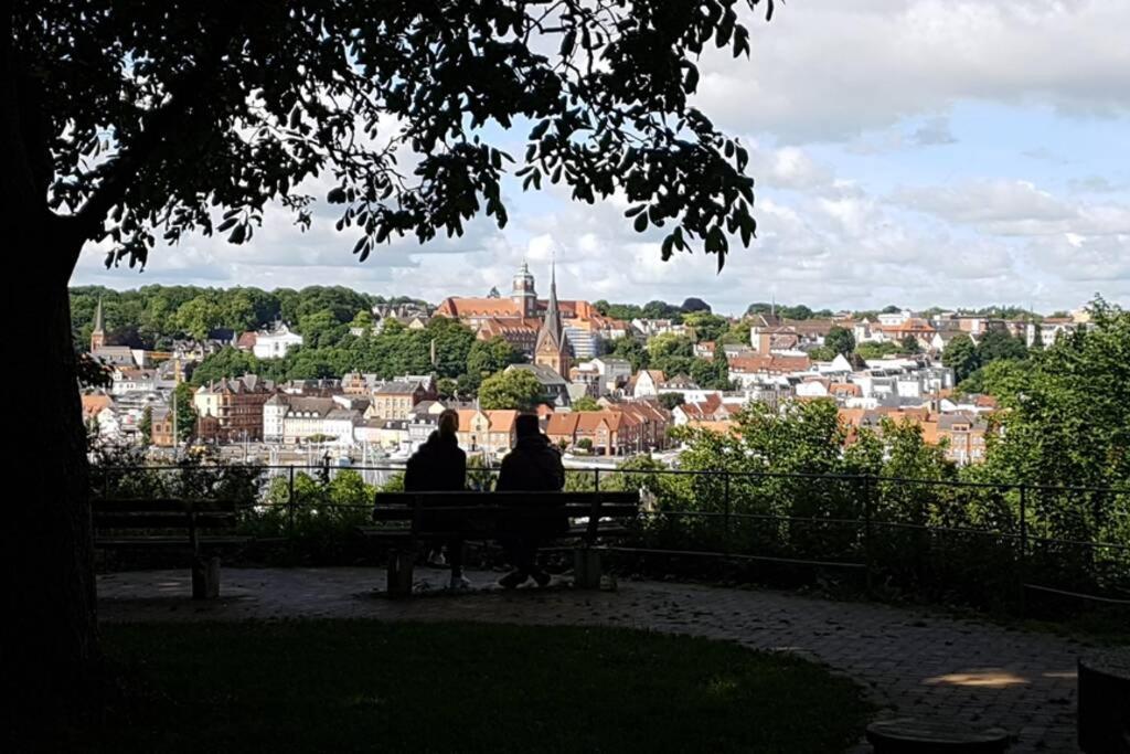 Gemuetliche Haushaelfte Mit Garten Und Terrasse Flensburg Buitenkant foto