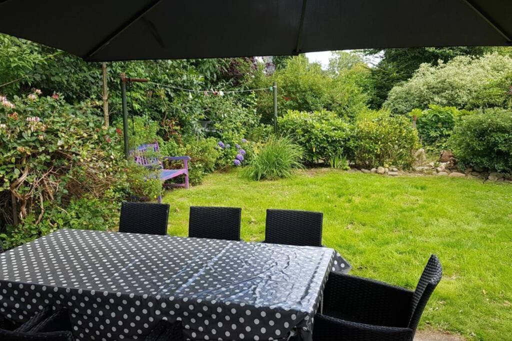 Gemuetliche Haushaelfte Mit Garten Und Terrasse Flensburg Buitenkant foto