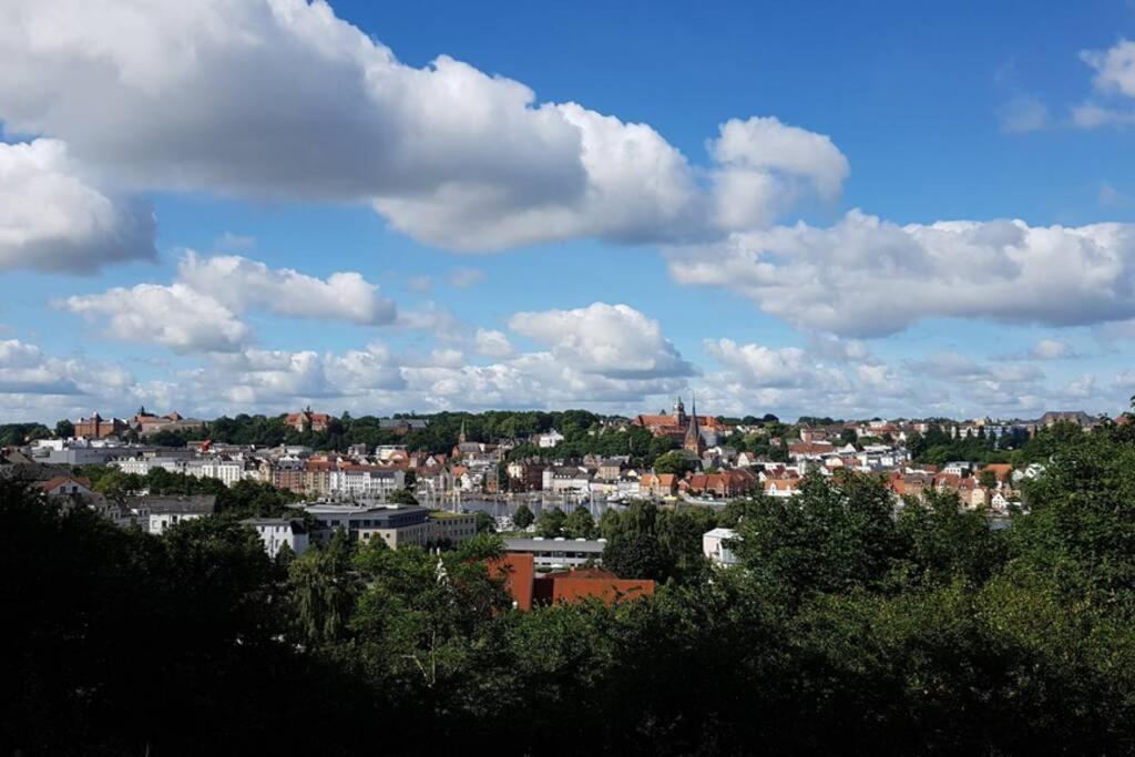 Gemuetliche Haushaelfte Mit Garten Und Terrasse Flensburg Buitenkant foto